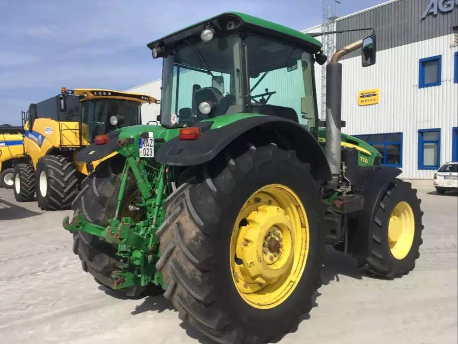 John Deere 7730