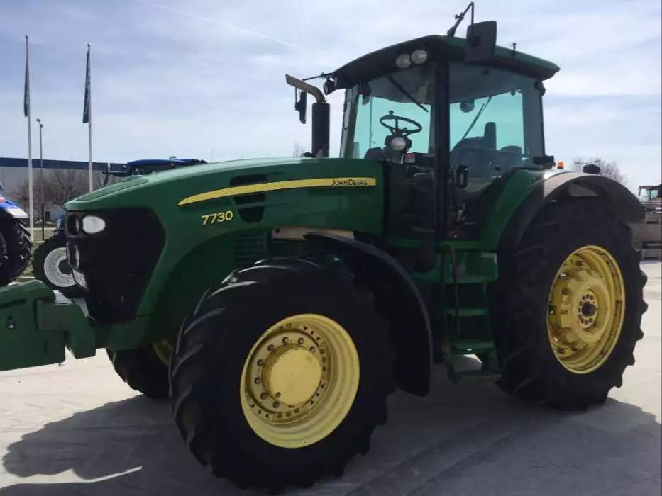 John Deere 7730