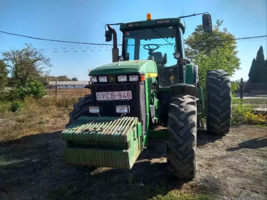 John Deere 8200