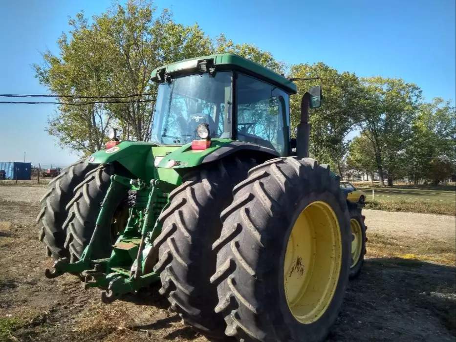 John Deere 8200