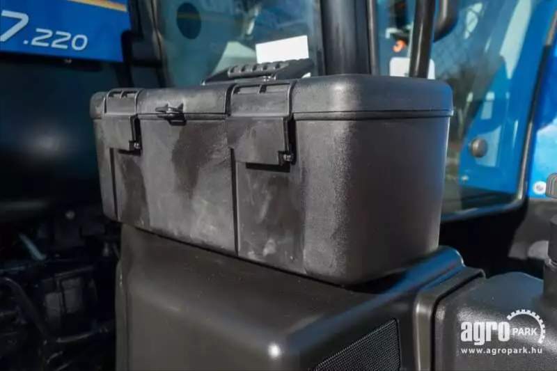 New Holland T7.220