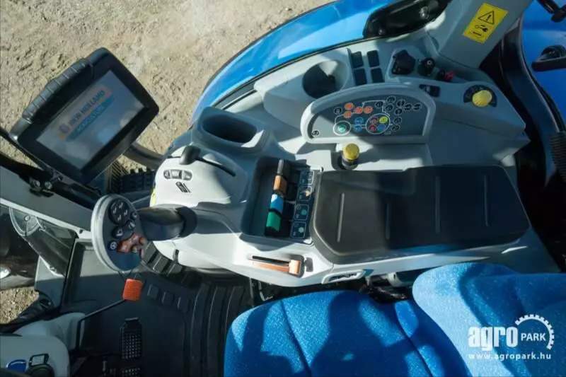 New Holland T7.220
