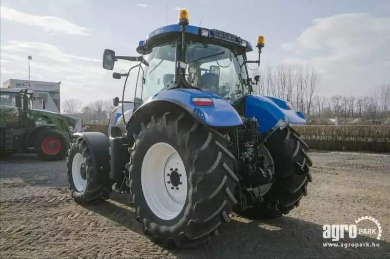 New Holland T6090