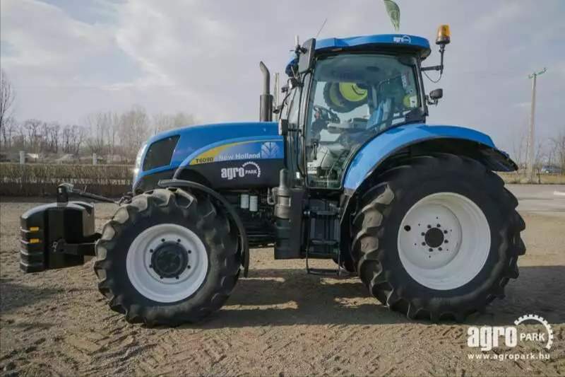 New Holland T6090
