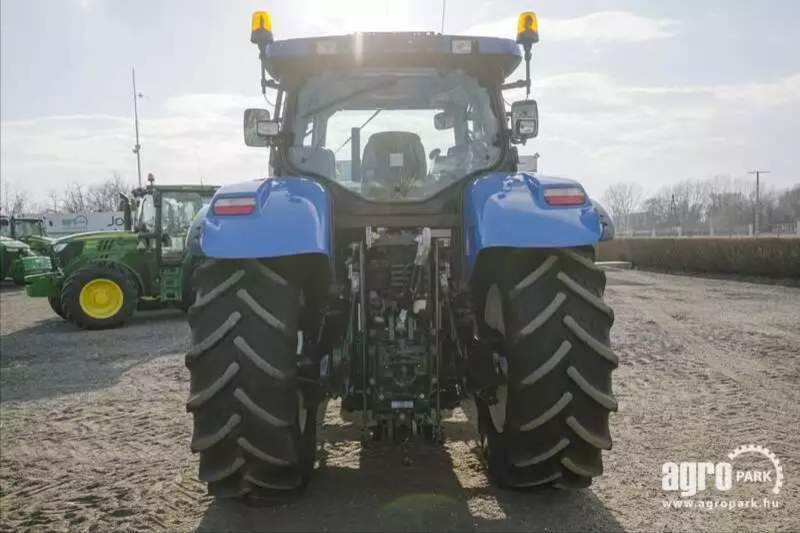 New Holland T6090