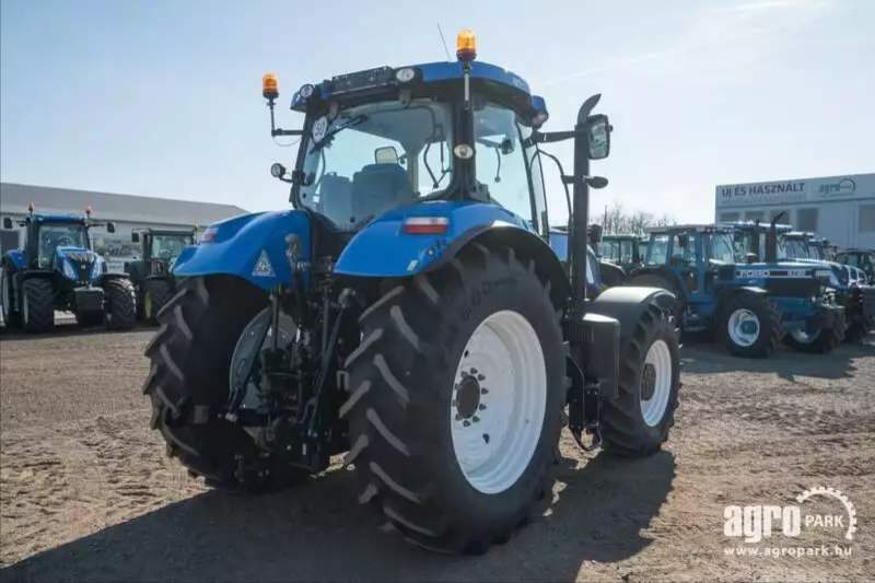 New Holland T7.235