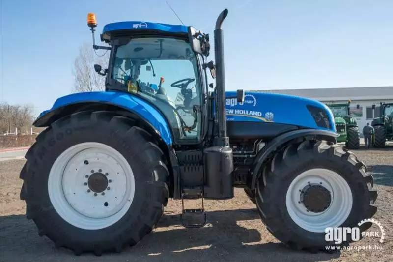 New Holland T7.235