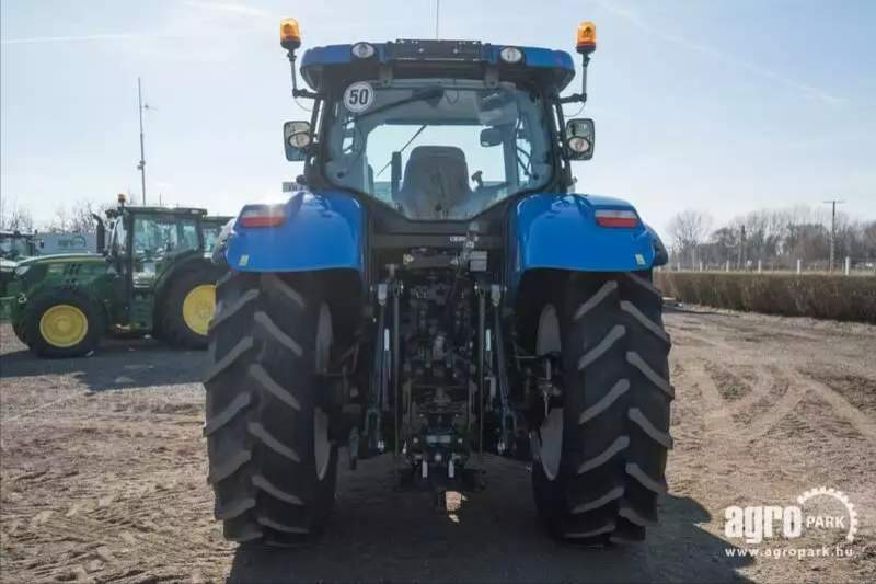 New Holland T7.235