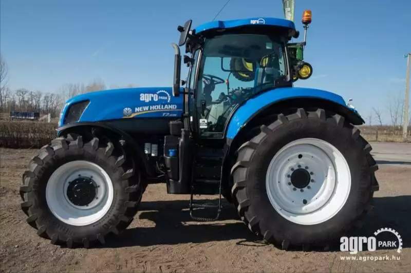 New Holland T7.235
